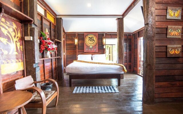 Boon Home Stay Arts and Crafts