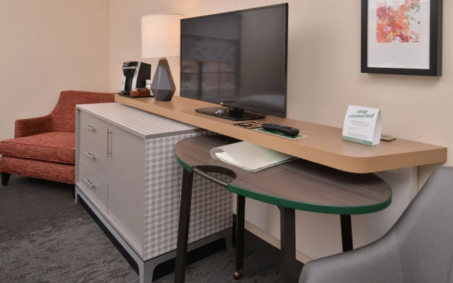 Holiday Inn Hotel & Suites Raleigh-Cary I-40 @Walnut St