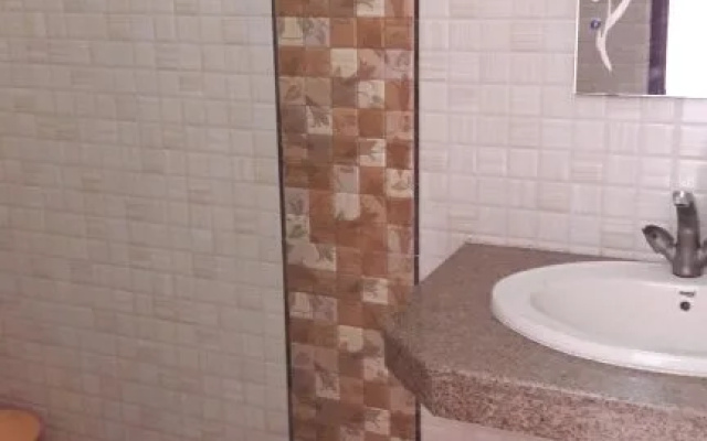 Tourist Rest House – Bathroom – Agra