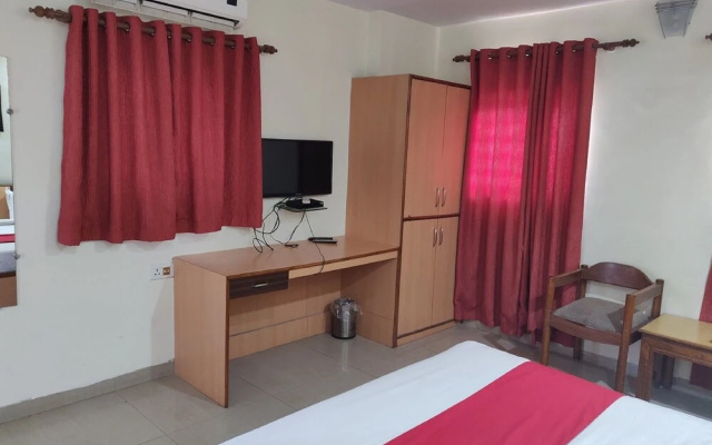 OYO 13063 Hotel Rahul