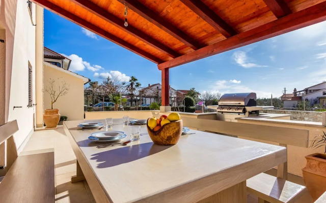 Holiday Home in Pula With Pool