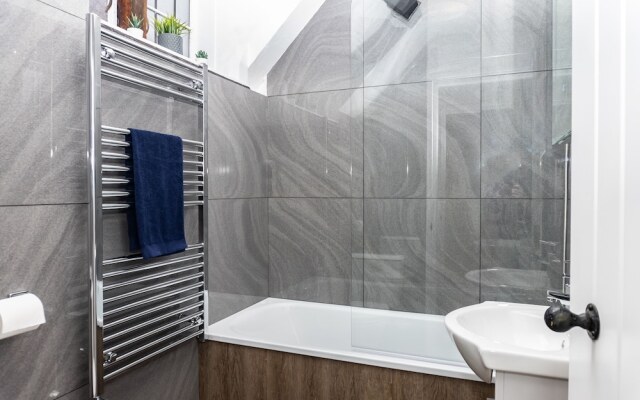 Karah Suites - Queen Annes Court