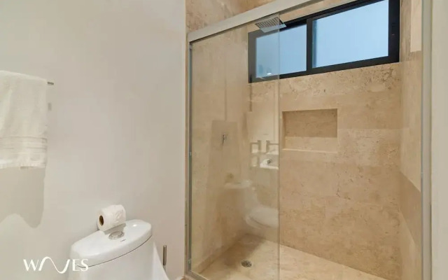 1 Br LX Amenities Prime Location