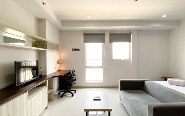 Spacious And Comfy Studio Room Azalea Suites Apartment