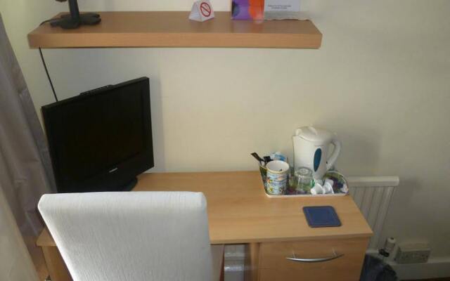 Hollybush Guest House