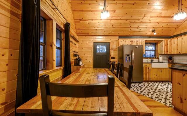 Cabin Creek Fire Pit Hot Tub