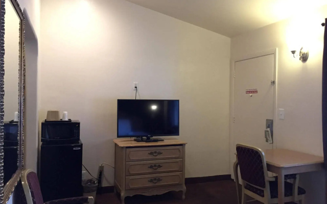 Anaheim Discovery Inn & Suites