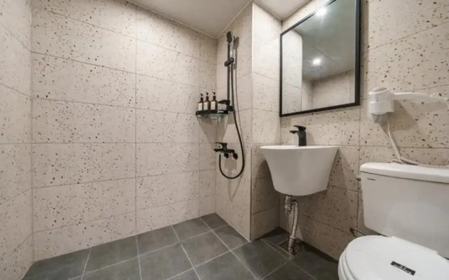 Suwon Movie Motel