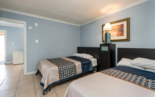 Boardwalk Hotel Charlee & Beach House Rentals