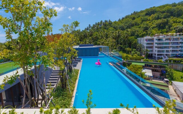 Aristo 2 Beach Front - by Holy Cow 420