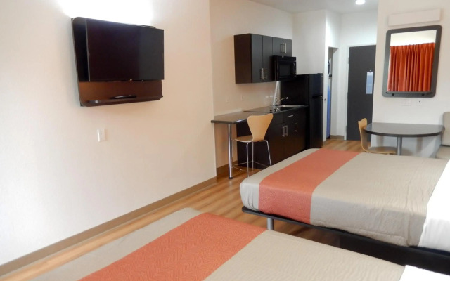 Motel 6 Tulsa, OK