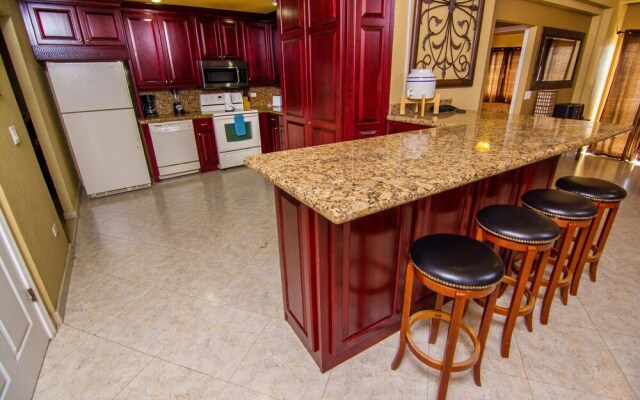 Bonita 702 - 3 Br Condo