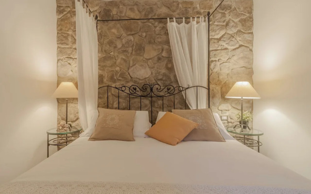 Loppia Secret Garden by Wonderful Italy