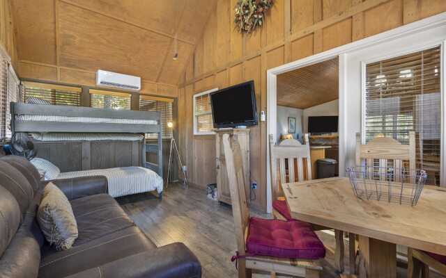 Grey Moose Lodge w/ Amenities Access!