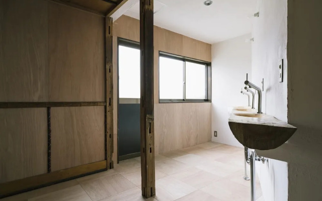 Atelier & Hostel Nagisa-Ura