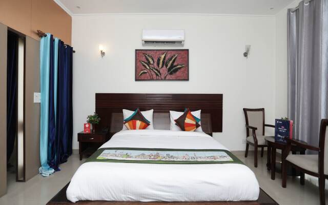 OYO 11872 Heaven Inn