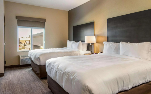 Comfort Suites Brunswick - Clevelend Southwest