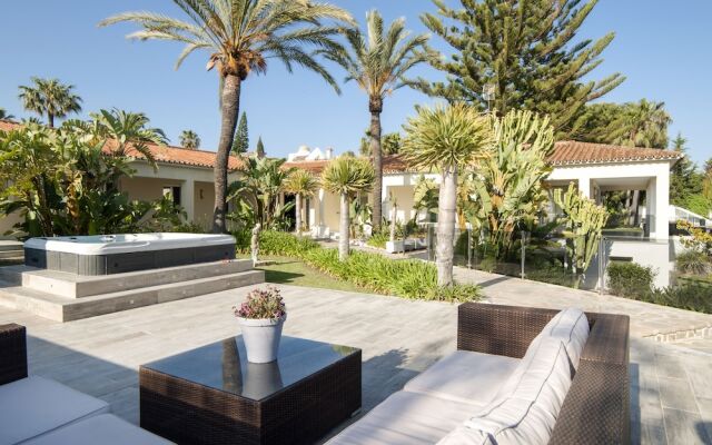 Exclusive 5star sea view villa Elviria