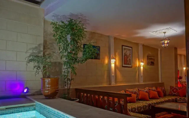 Riad Kalé Polis