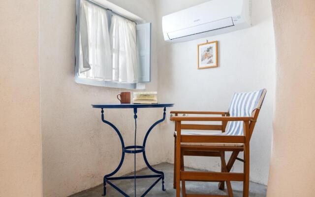 Andreas Cultural Cave House in Imerovigli, Santorini