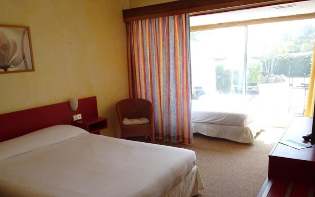 83 Hotel