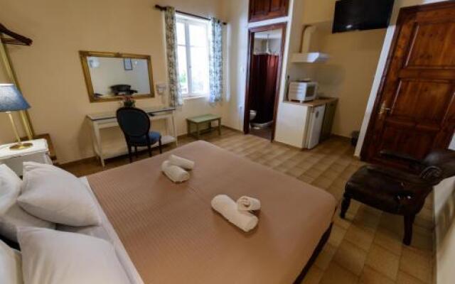 Athina Guesthouse