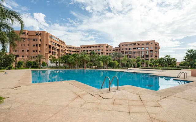 "superbe Appart Méga Terrasse Piscine +big Jardin"