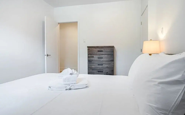Serene 3br In Cote Des Neiges By Sonder