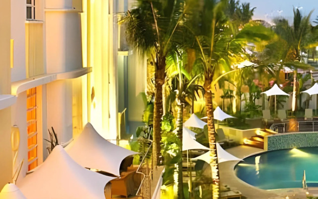 Suncoast Hotel & Towers