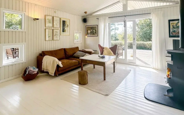 Splendid Holiday Home in Dronningmolle near Beach