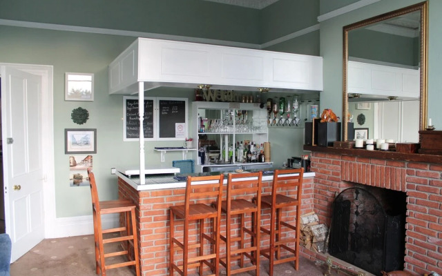 Heathcliff House, Exclusively for Adults, Free Large Car Park