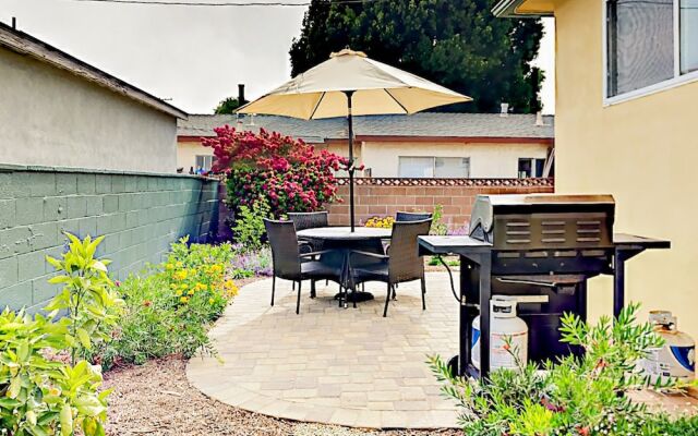 Delightful 2BR Ventura Duplex by RedAwning