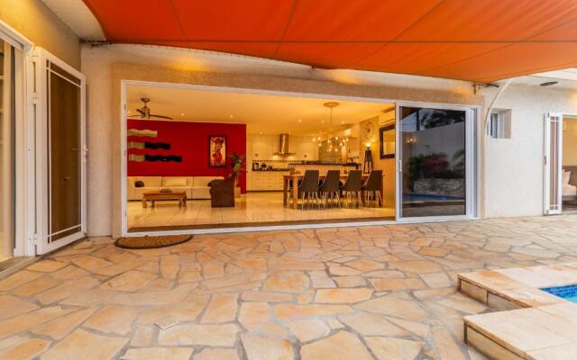 Large Villa With View! Private Pool Free Utilities!