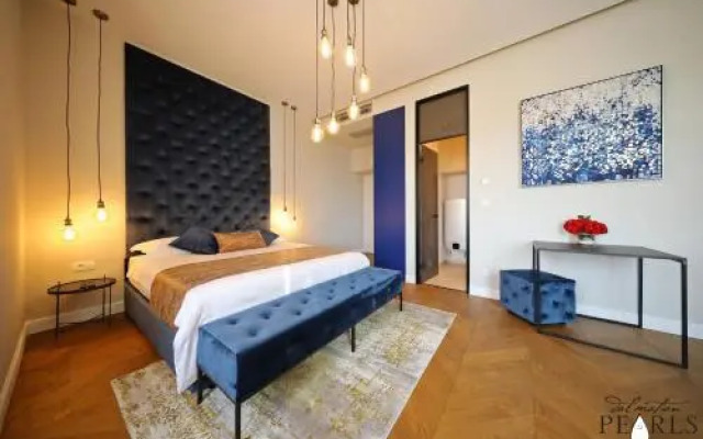 Dalmatian Pearls Deluxe Rooms