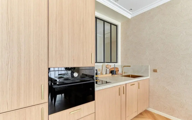 Incredible AC Apartment 3 Bedrooms Center of Paris