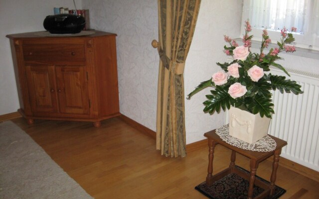 Ferienwohnung "Im Kelterhaus", Wohnung Gelber Salon