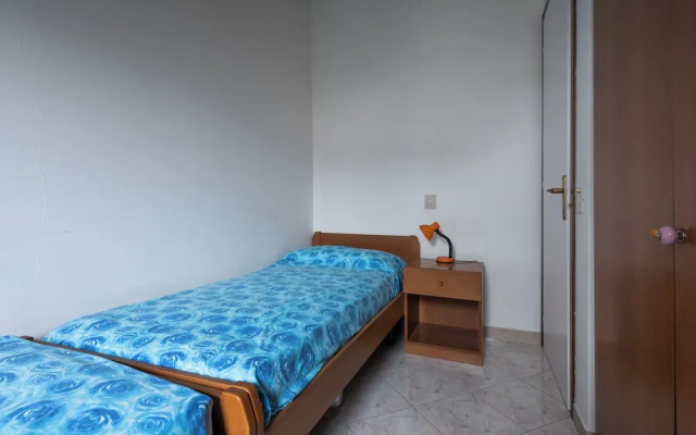 Luminous Apartment With Garden