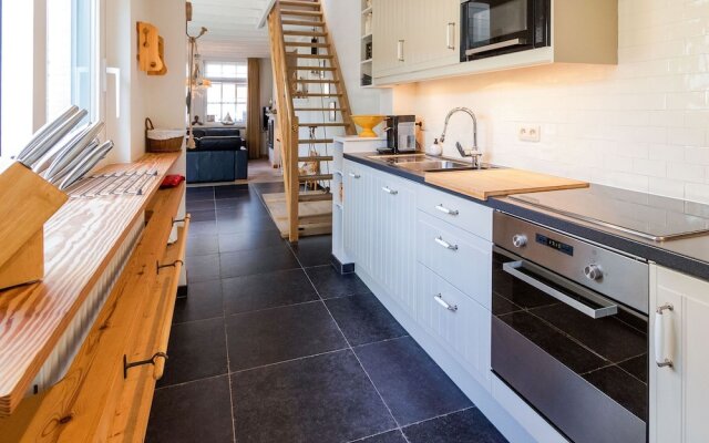 Spacious Holiday Home in Nieuwpoort With Garden