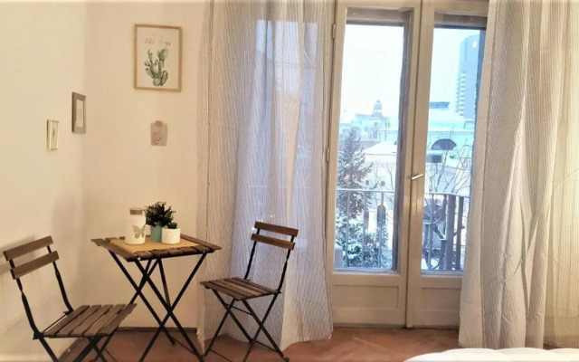 Studio Central Exer IV