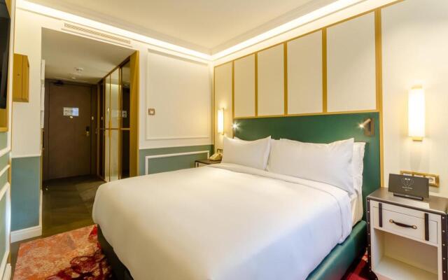 The Emerald House Lisbon, Curio Collection By Hilton