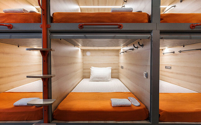 Kapsulny otel «GettSleep AEX»