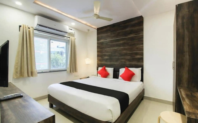 Apple Tree Inn by OYO Rooms