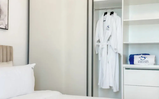 High floor Panoramic 2BR & Private Beach