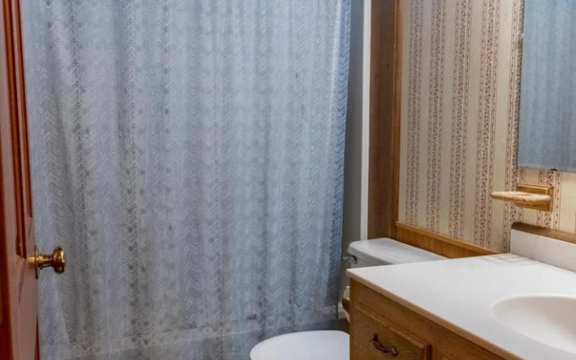 Sotoyone Ave Criterion 11 - Tennenbaum