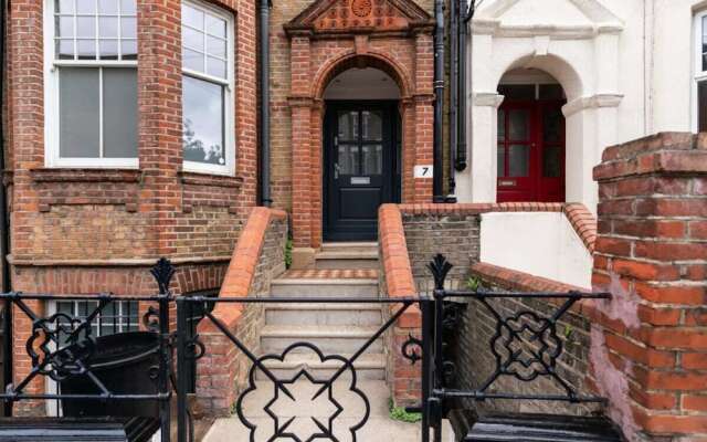 The Clapham Crib - Spacious 4bdr House With Patio