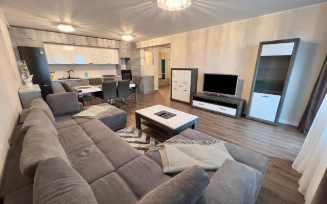 La Pini - Apartament Luxury Bucium
