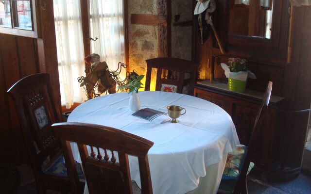 Oikia Alexandrou Traditional Inn