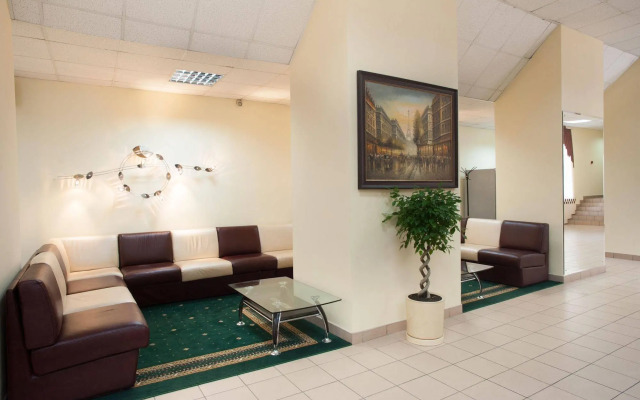 Business Tourist Hotel