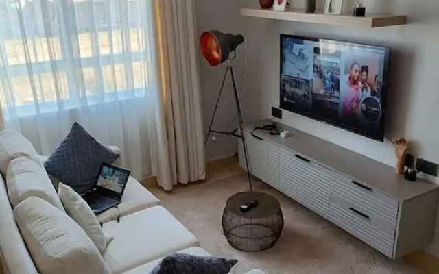 Lux Suites Studio City Apartments