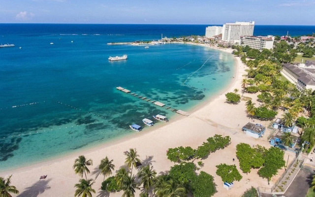 Fisherman's Point Ocean View Hotel
